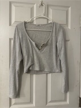 Cotton On Light Gray Ribbed Henley Long-Sleeve Crop Top